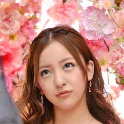 板野友美
