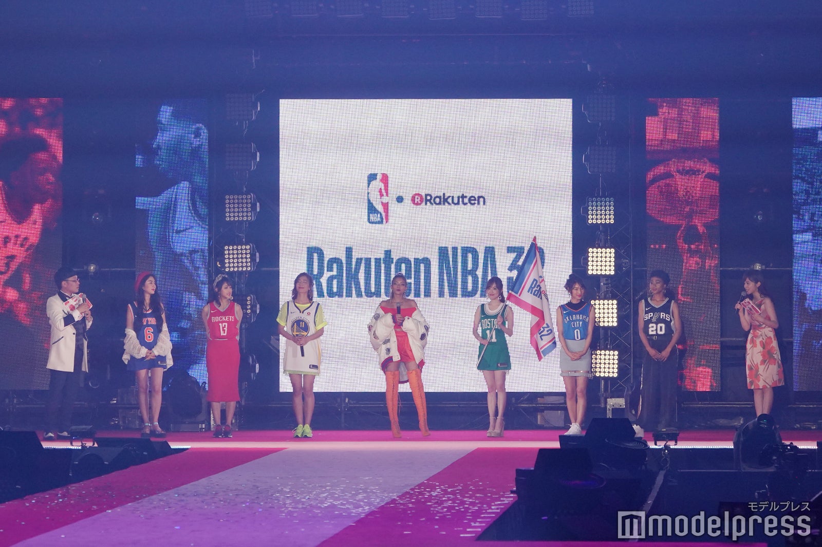 （左から）山里亮太、河内セリア、若山あやの、宮河マヤ、ローラ、メロディーモリタ、大橋由起子、西恵、久慈暁子（C）モデルプレス