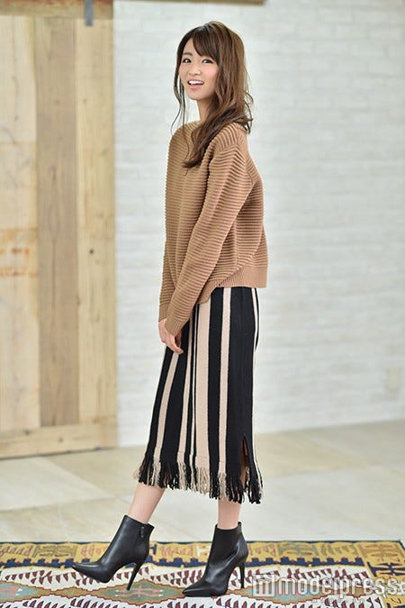 私服アレンジで大人カジュアルに挑戦!/岡崎紗絵(C)モデルプレス