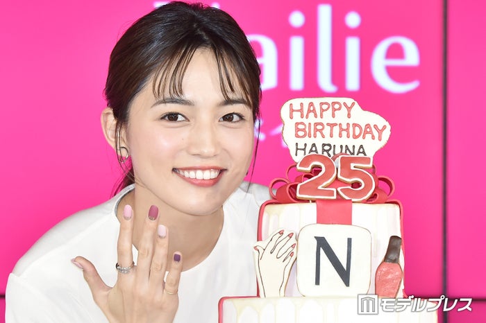 マット×ミラーの逆フレンチネイル（C）ビューティーガール