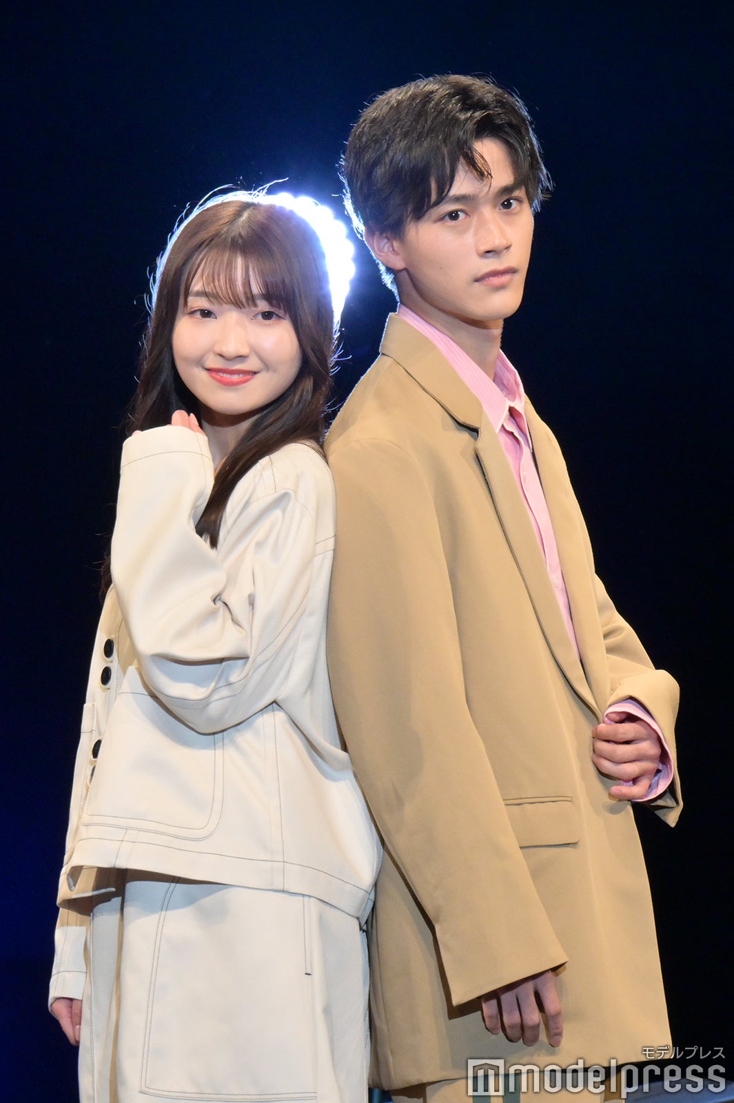 木戸結菜、佐々木崇仁（C）モデルプレス