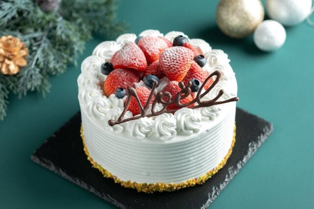 クリスマスケーキ　2023　予約　新横浜プリンスホテル　ロイヤルショートケーキ