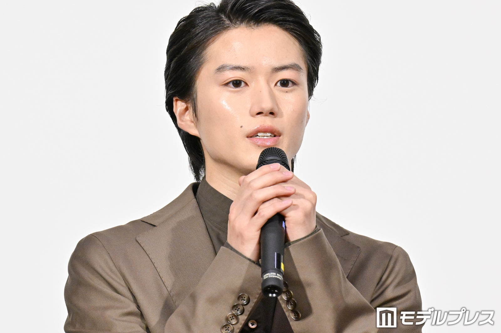 奥智哉（C）モデルプレス