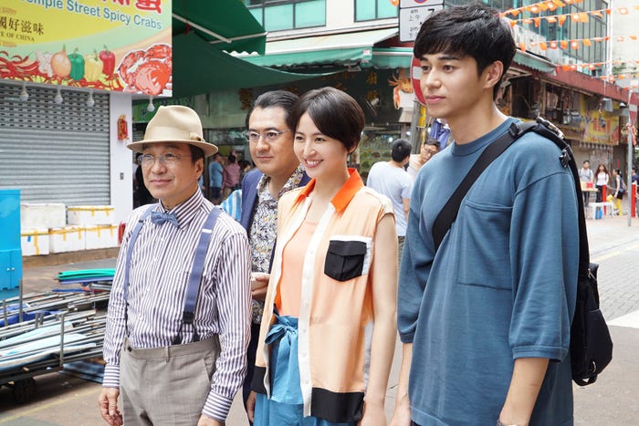 (左から)小日向文世、小手伸也、長澤まさみ、東出昌大 (C)2019「コンフィデンスマンJP the movie」製作委員会