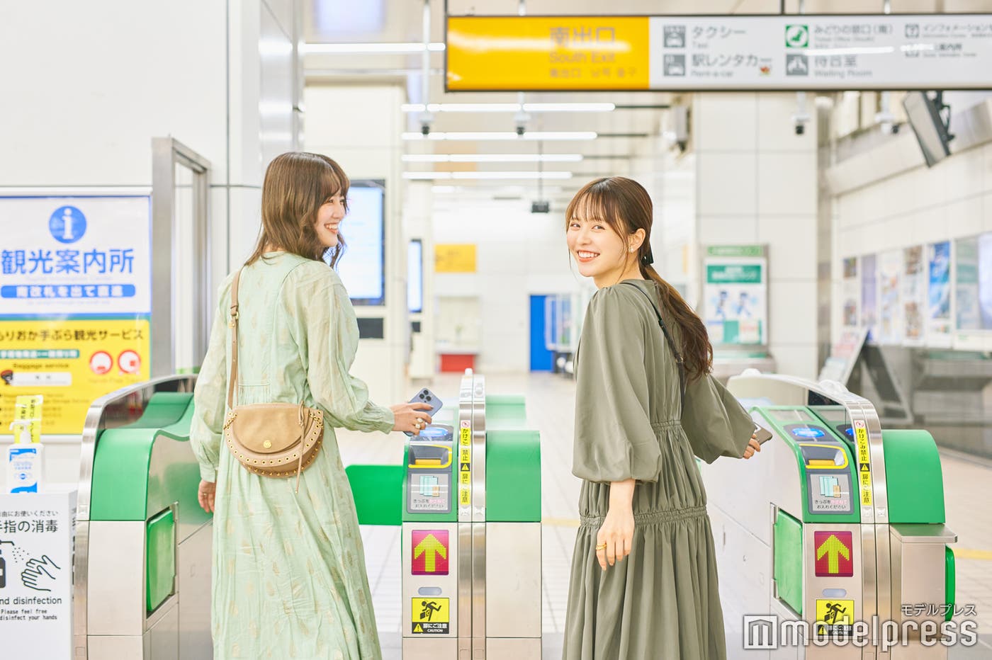 チケットレスで新幹線に乗車(C)モデルプレス