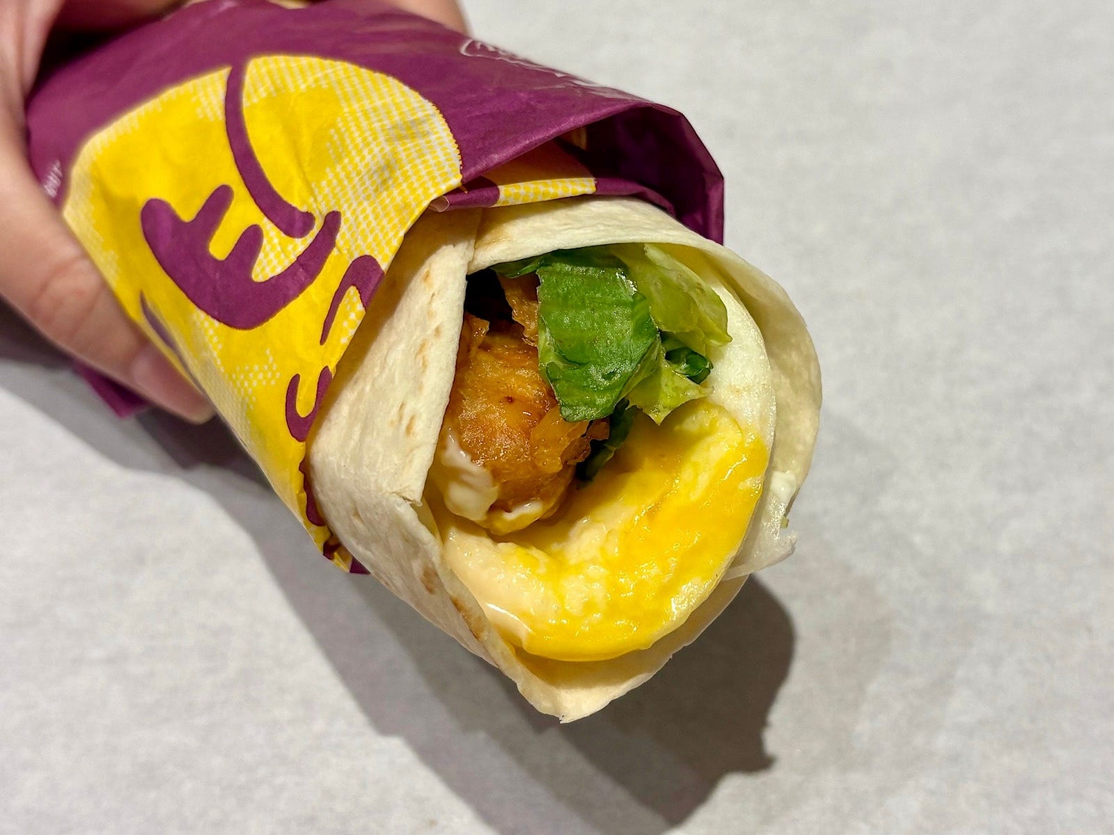 いつも食べるツイスターとは一味違う! やわらかいタマゴの食感に癒やされます