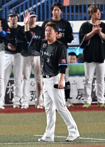 ロッテ 角中が引退表明 決断はオリックス入山の直球に空振り三振「当たらなかった、もう無理かなと」悟った限界「歯磨きより野球をしている感じ」に終止符