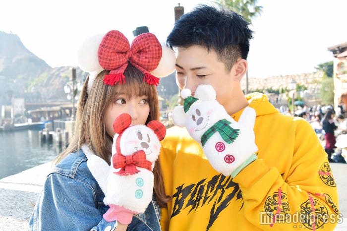 2パーク共通グッズ/モデル:ちゃんえな(中野恵那)&平本蓮(C)モデルプレス(C)Disney