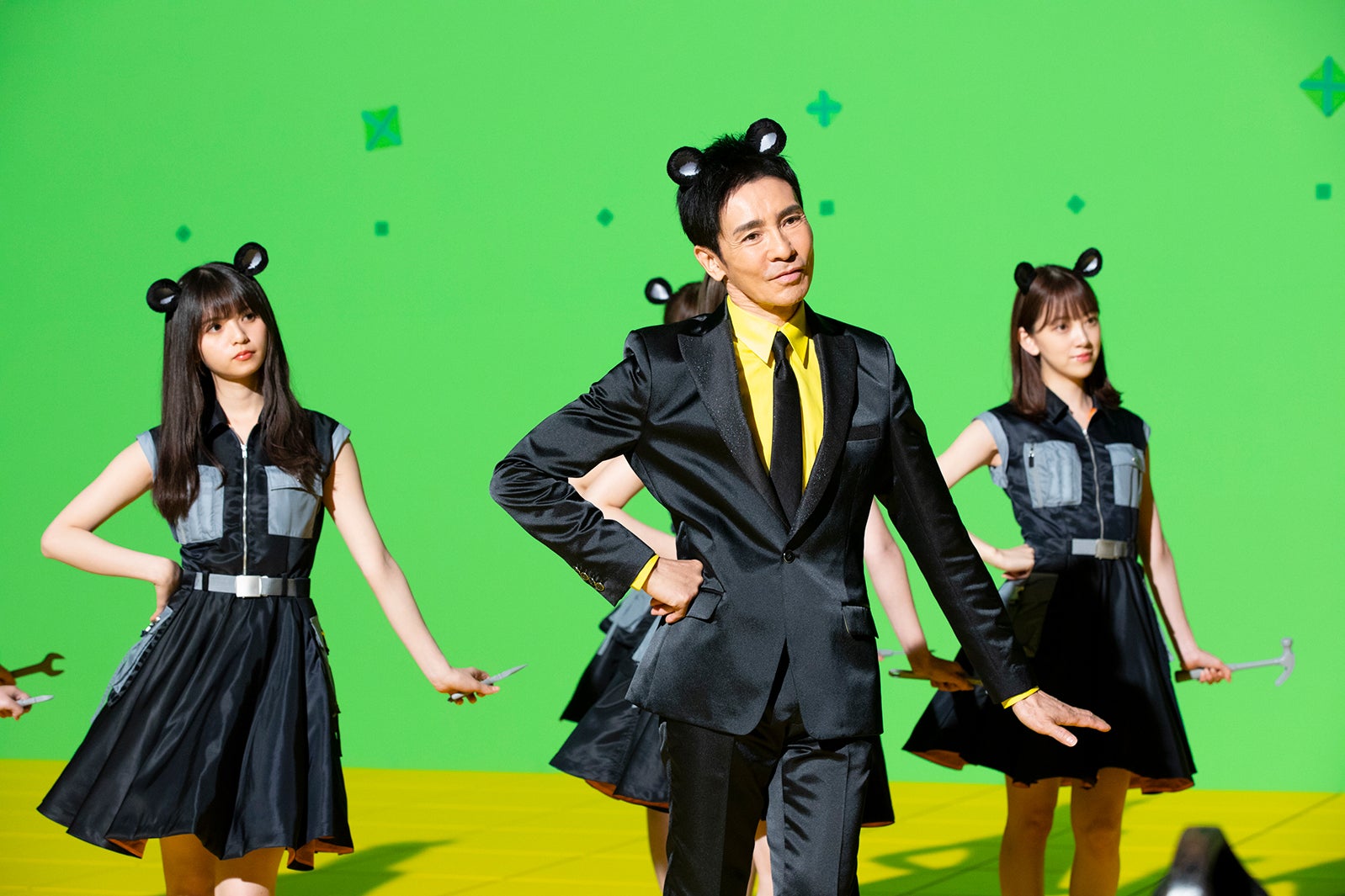 （左から）齋藤飛鳥、郷ひろみ、堀未央奈（提供写真）