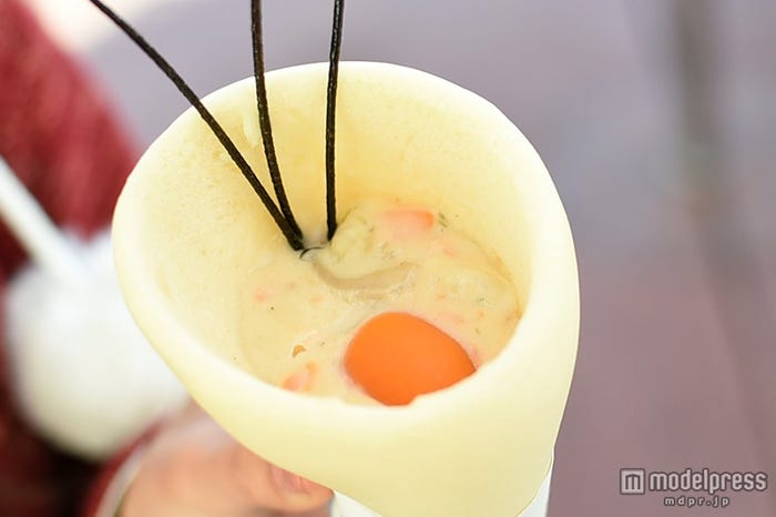 中身はサーモントラウトとベビーホタテのチャウダーがたっぷり