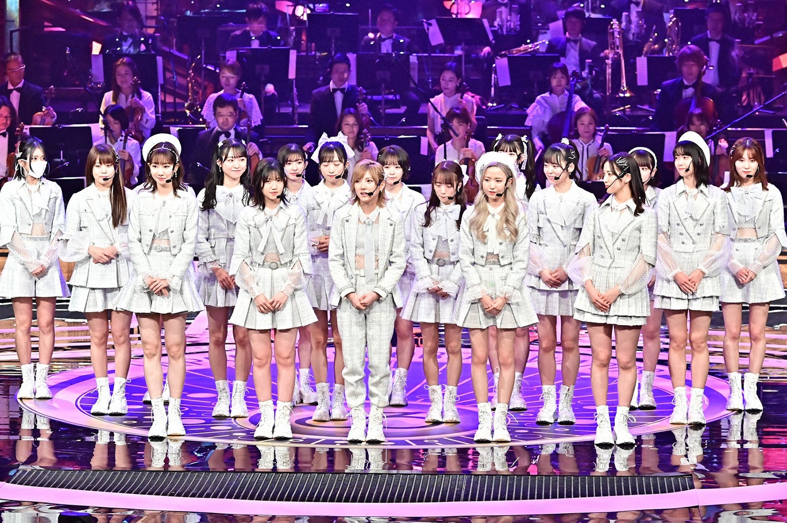 AKB48、“12年連続受賞”柏木由紀「今年ほど大賞を獲りたいと思ったことは無い」圧巻ステージ披露＜第63回輝く！日本レコード大賞＞ - モデルプレス