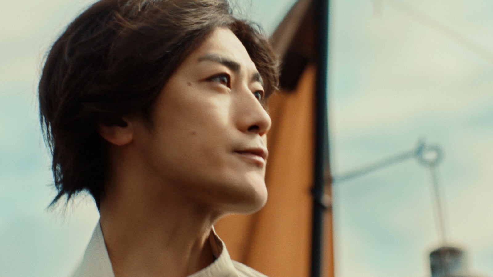 赤西仁／新CM「好きな方へ、一歩。」篇より（提供写真）