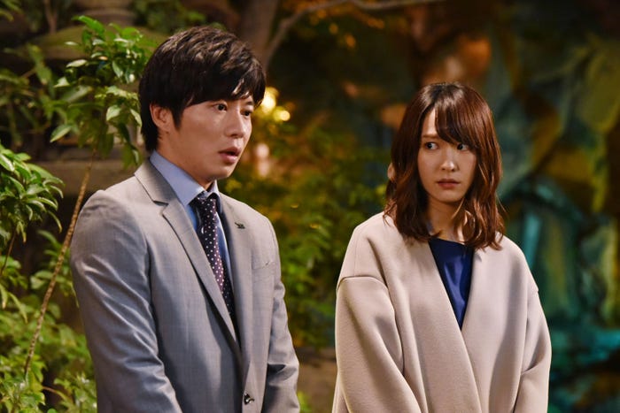 田中圭・新垣結衣/「獣になれない私たち」第6話より(C)日本テレビ