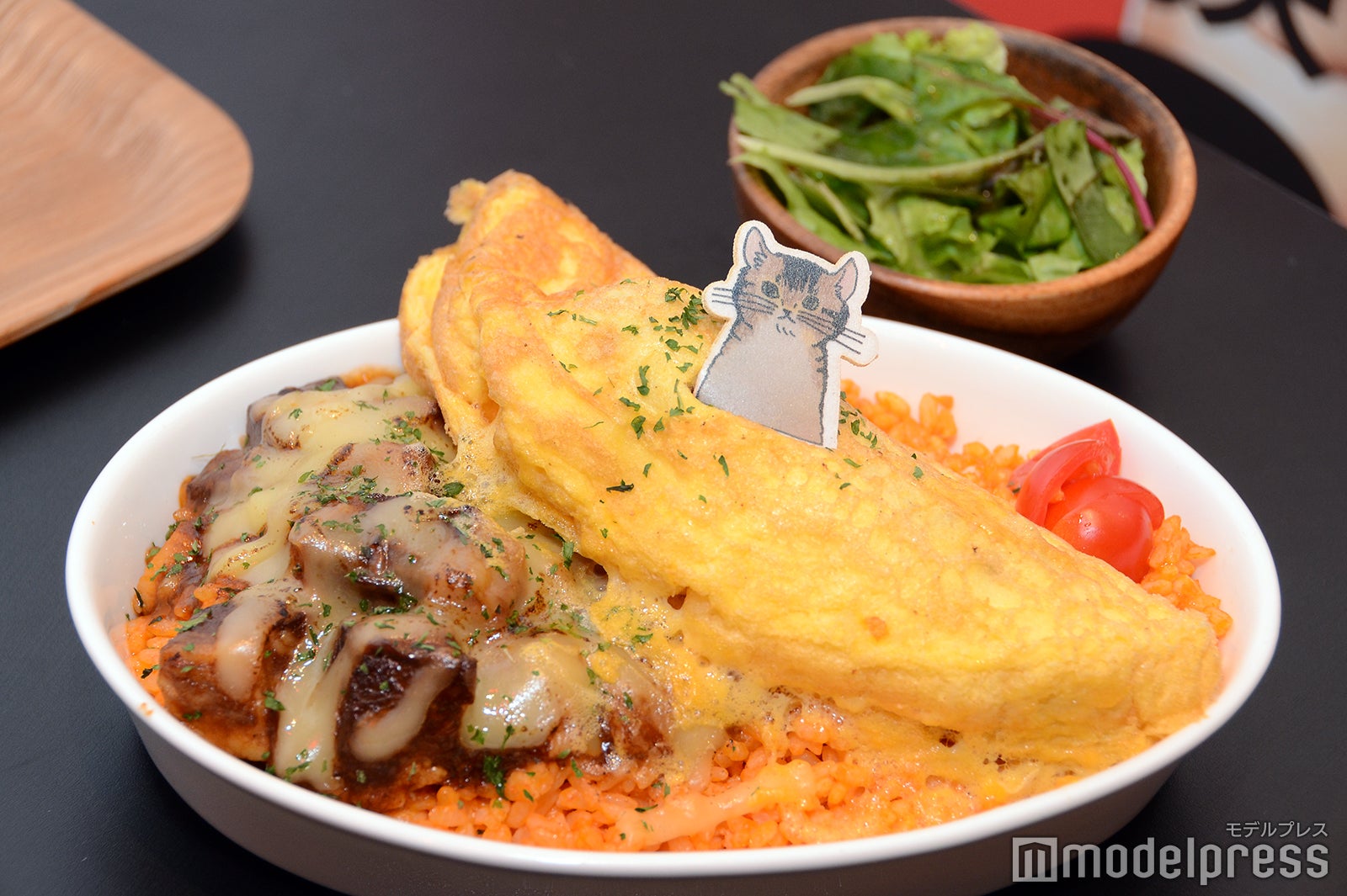 木下ゆうかのしゅわふわビーフシチュースフレオムライス～ラクレットチーズがけ～（だいたい1000kcal）￥1,490（C）モデルプレス