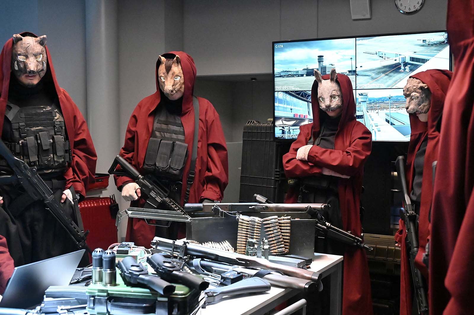 「新空港占拠」第2話より（C）日本テレビ