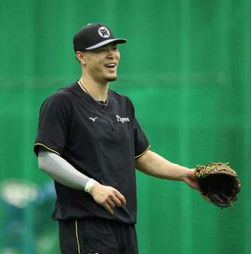 【解説】阪神・佐藤輝の三冠王に当確ランプ 打率が上がった要因は？ 安打の打ち方、ピッチャーとの駆け引きを覚えたと言っていい