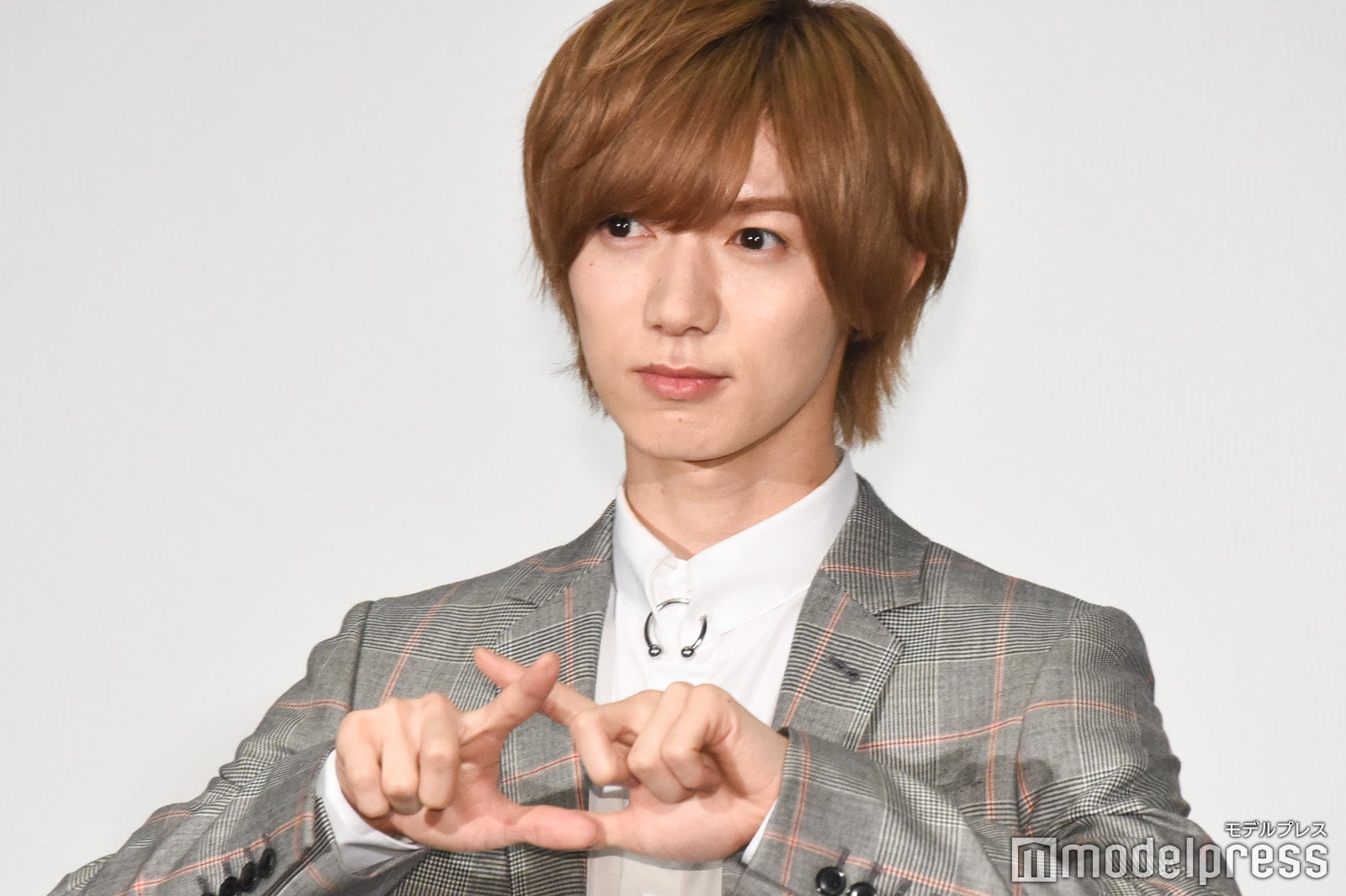 SixTONES松村北斗、“同期”Travis Japan七五三掛龍也には「特別な思いある」舞台上で思い告白＜ライアー×ライアー＞