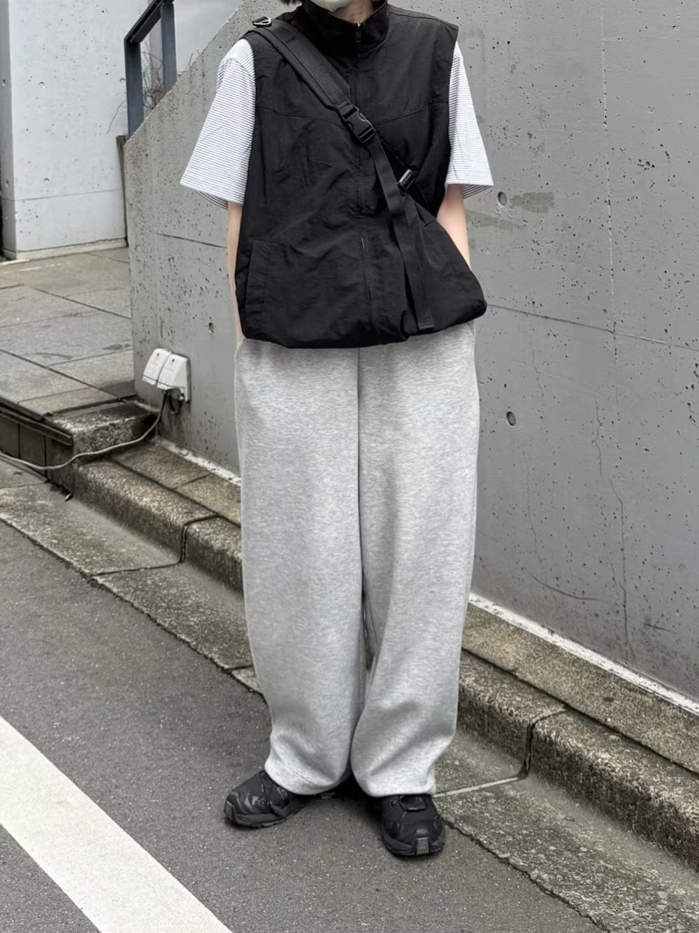 程よいゆとりのあるサイズ感で女性にも人気の高いメンズTシャツ　出典：WEAR