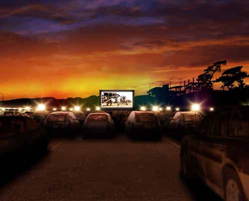 映画みたいにロマンティック!大磯ロングビーチ駐車場が一夜限りの野外シアターに