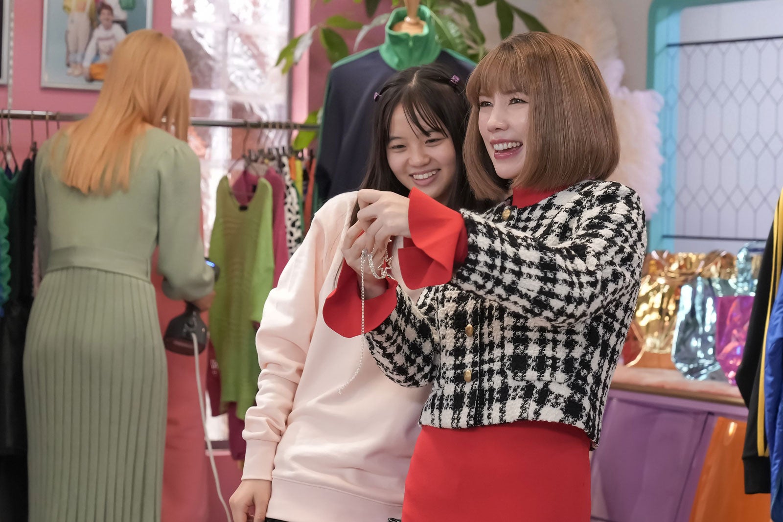 大島美優、仲里依紗「おむすび」第123話（C）NHK