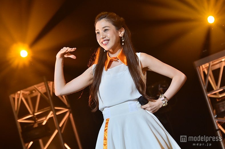 ステージで初めて歌って踊ったyui