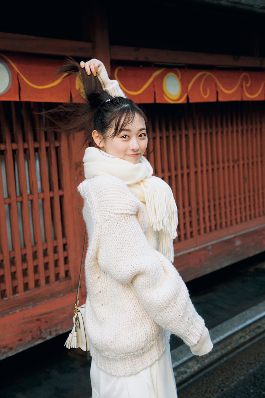 福原遥（C）講談社「福原遥フォトブック」撮影／菊地泰久