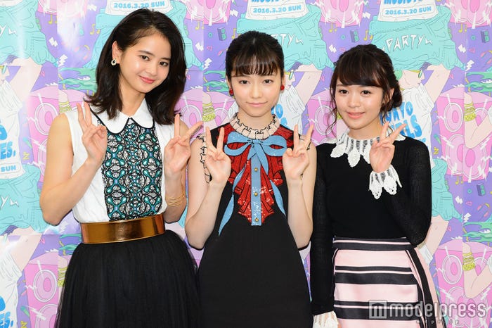 (左から)繁藤冬佳さん、島崎遥香、日出有香さん(C)モデルプレス