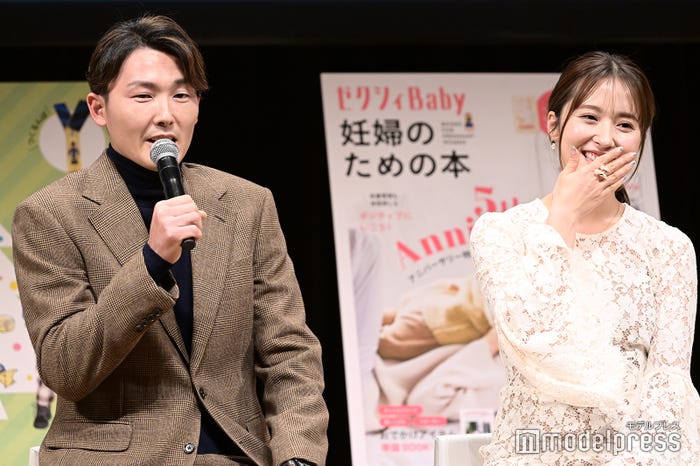 源田壮亮選手、衛藤美彩(C)モデルプレス