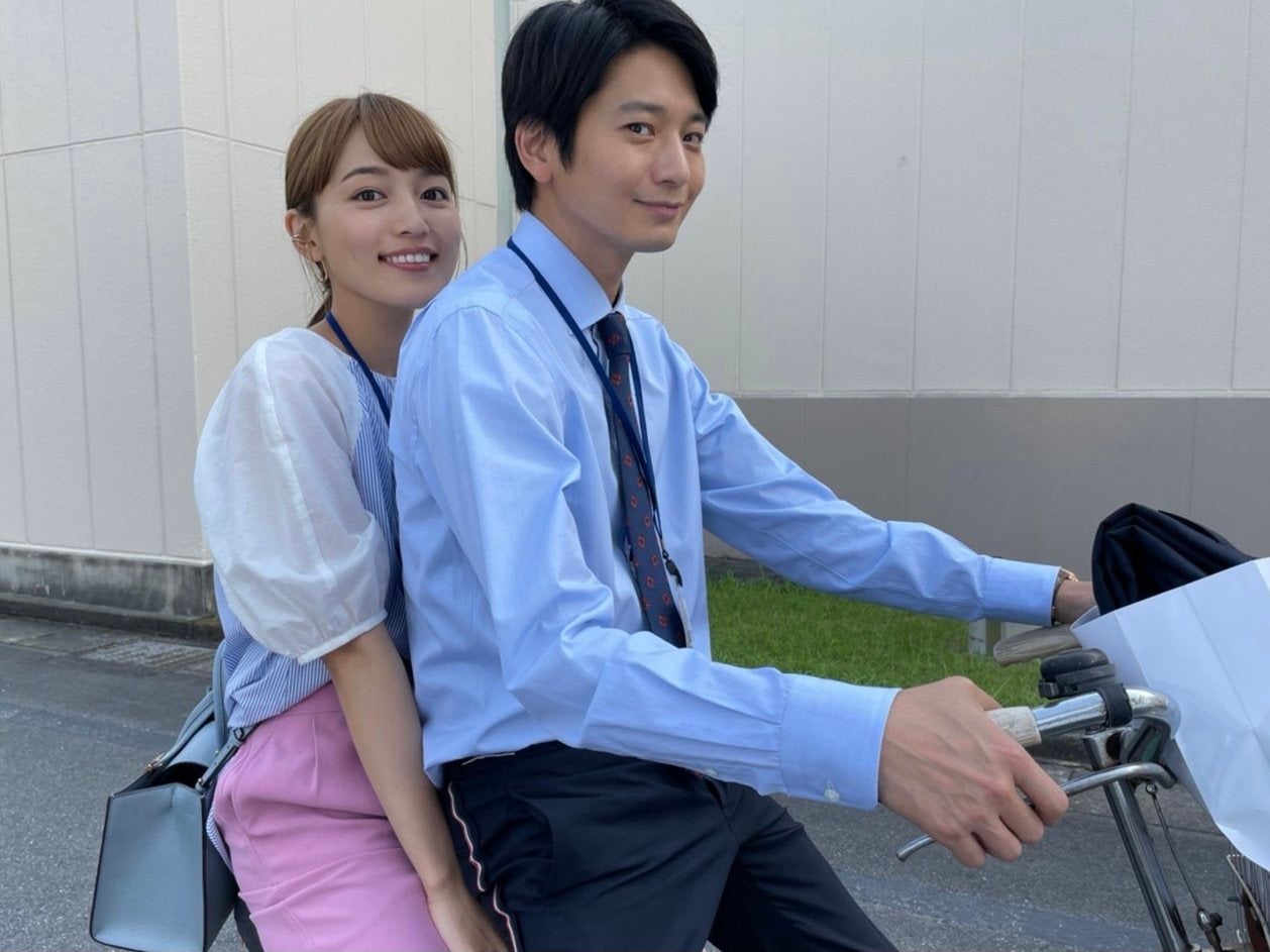 「着飾る恋」川口春奈＆向井理、2人乗りショットに胸キュン「どういう展開？！」驚く声も