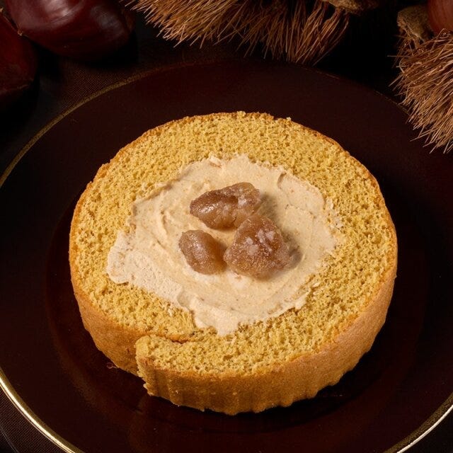 シャトレーゼ　ふんわりマロンロール香るモンブラン