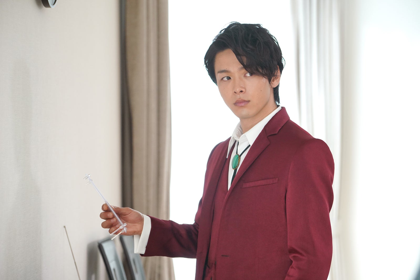 中村倫也／「美食探偵 明智五郎」第1話より（C）日本テレビ