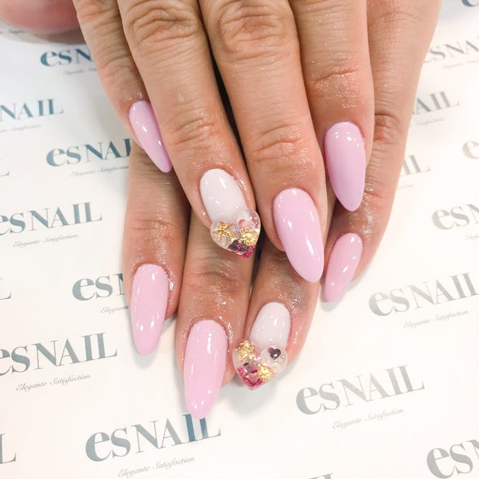 さり気なくバレンタイン感を演出/画像提供:esNAIL