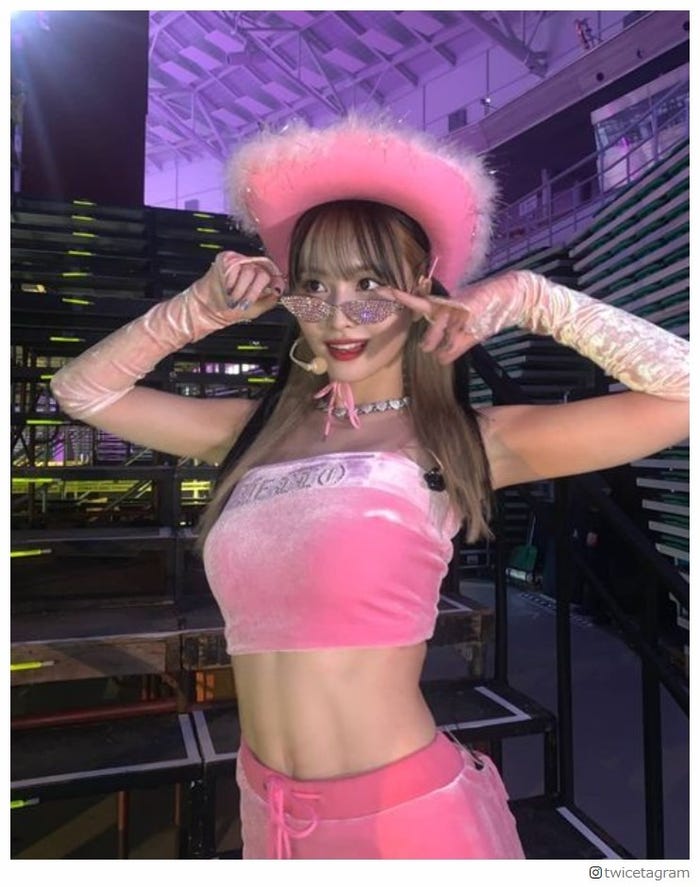 Twiceモモ 美しすぎる腹筋 くびれに反響殺到 思わず二度見 努力の賜物 モデルプレス Twiceモモ 美しすぎる腹筋 くびれに反響殺到 思わず二度見 努力の賜物 モデルプレス