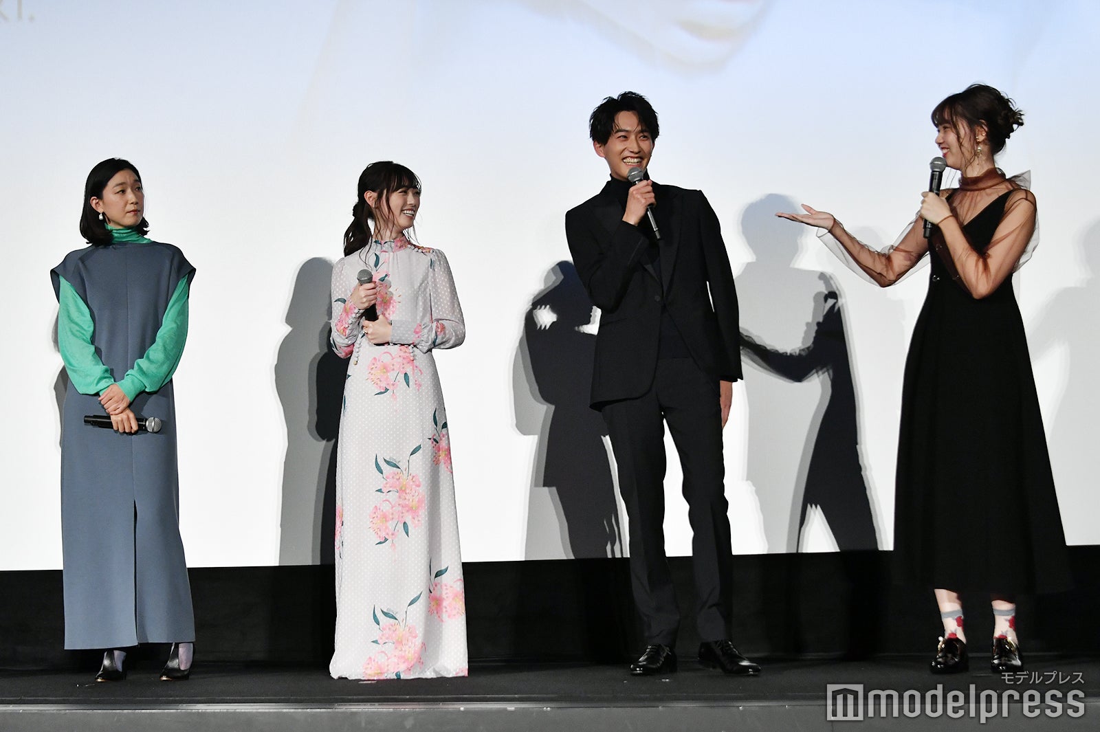 「杉野遥亮は江口のりこが現場にいると嬉しそうだった」と暴露する江野沢愛美（C）モデルプレス