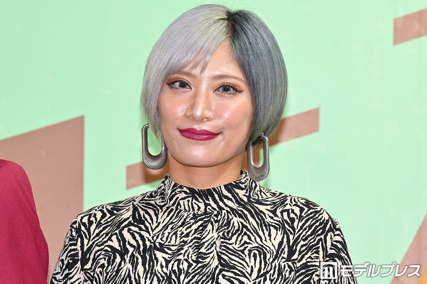 ぱーてぃーちゃん信子、アパレル業夫の無駄遣いに不満「40万円のアウターとか買う」 - モデルプレス