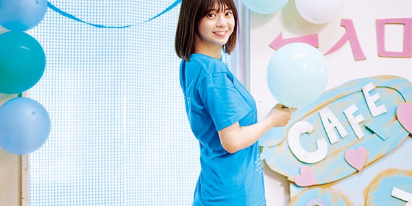 乃木坂46冨里奈央、ミニスカート×Tシャツ姿であどけない表情 18歳最初