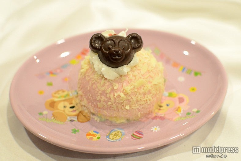 ストロベリームースケーキの中にはストロベリーゼリー入り