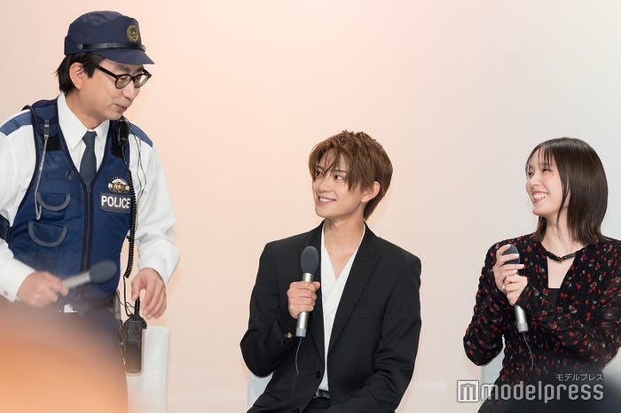 おいでやす小田、岩瀬洋志、本田翼(C)モデルプレス