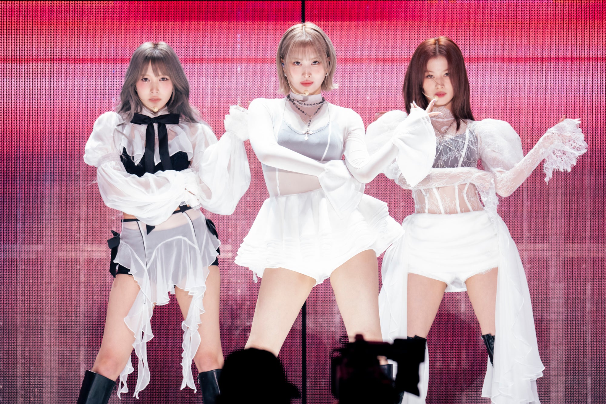 ミナ、モモ、サナ／撮影：田中聖太郎