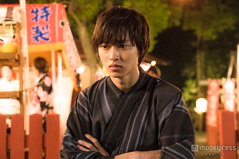 桐谷美玲、坂口健太郎と“胸キュン”三角関係に（C）2015 映画「ヒロイン失格」製作委員会