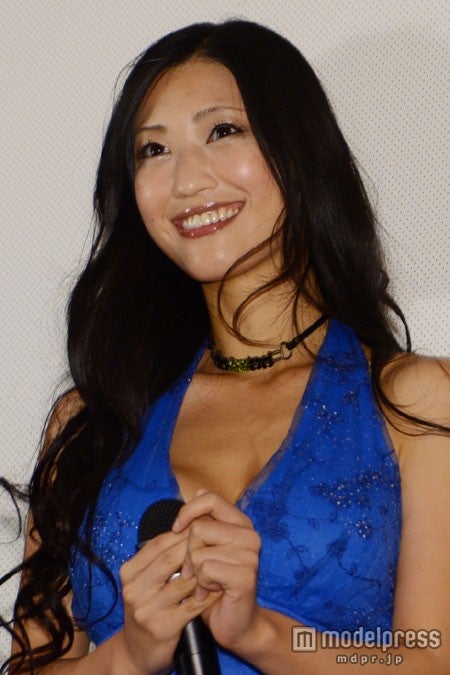 「GLAMOROUS」にて誌面グラビアに初登場した壇蜜