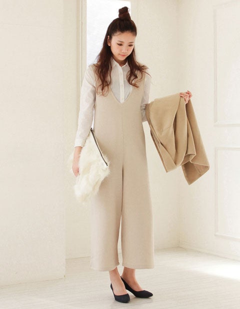 裏起毛ニットソーVネックオールインワン「Re:EDIT by GALSTAR」2,198円（税込）／画像提供：Re:EDIT by GALSTAR