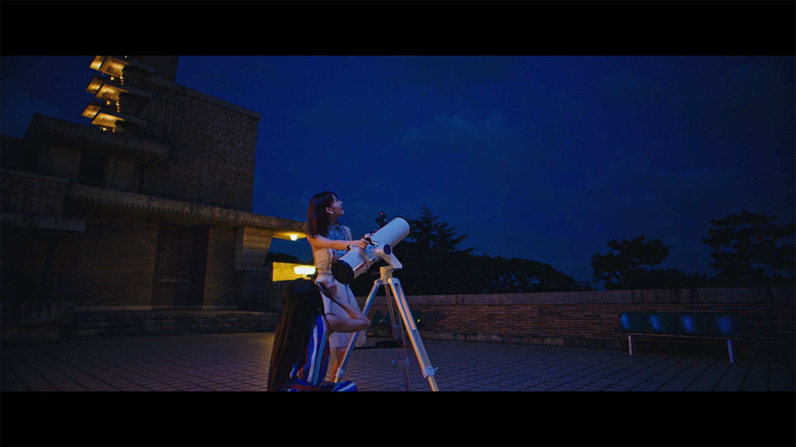 AKB48「センチメンタルトレイン」MVより（C）AKS／キングレコード