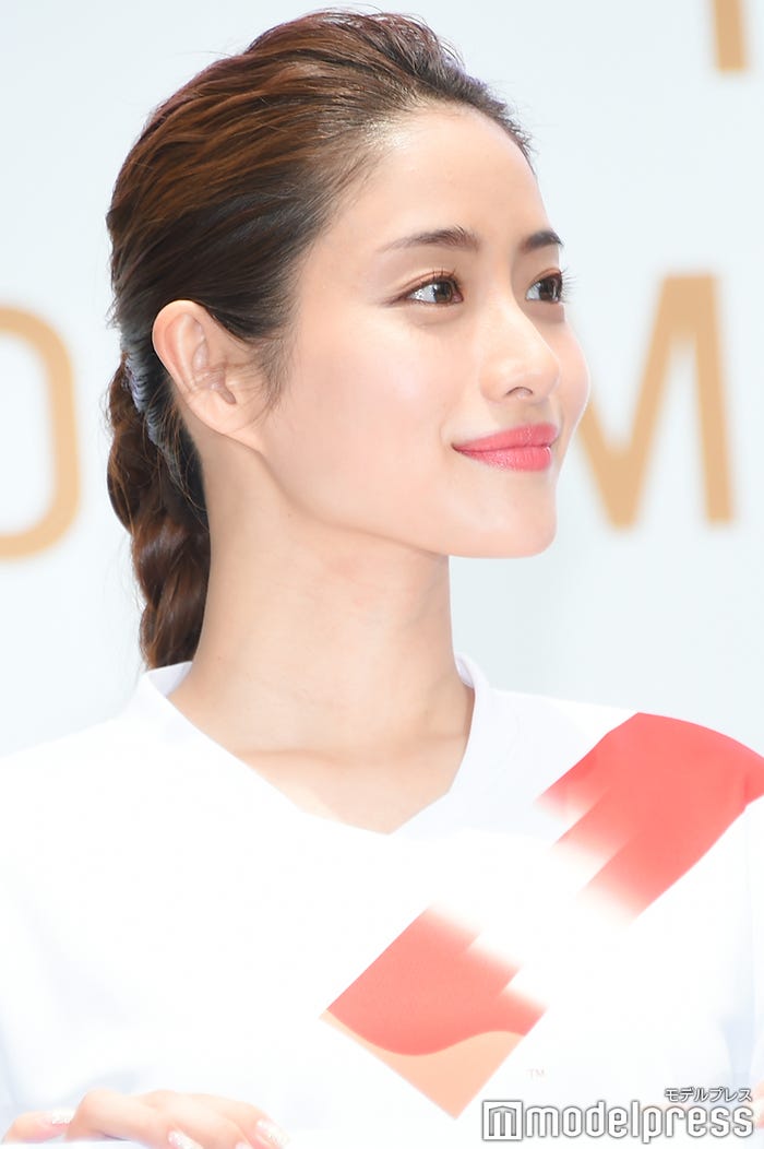 石原さとみ(三つ編み) (C)モデルプレス