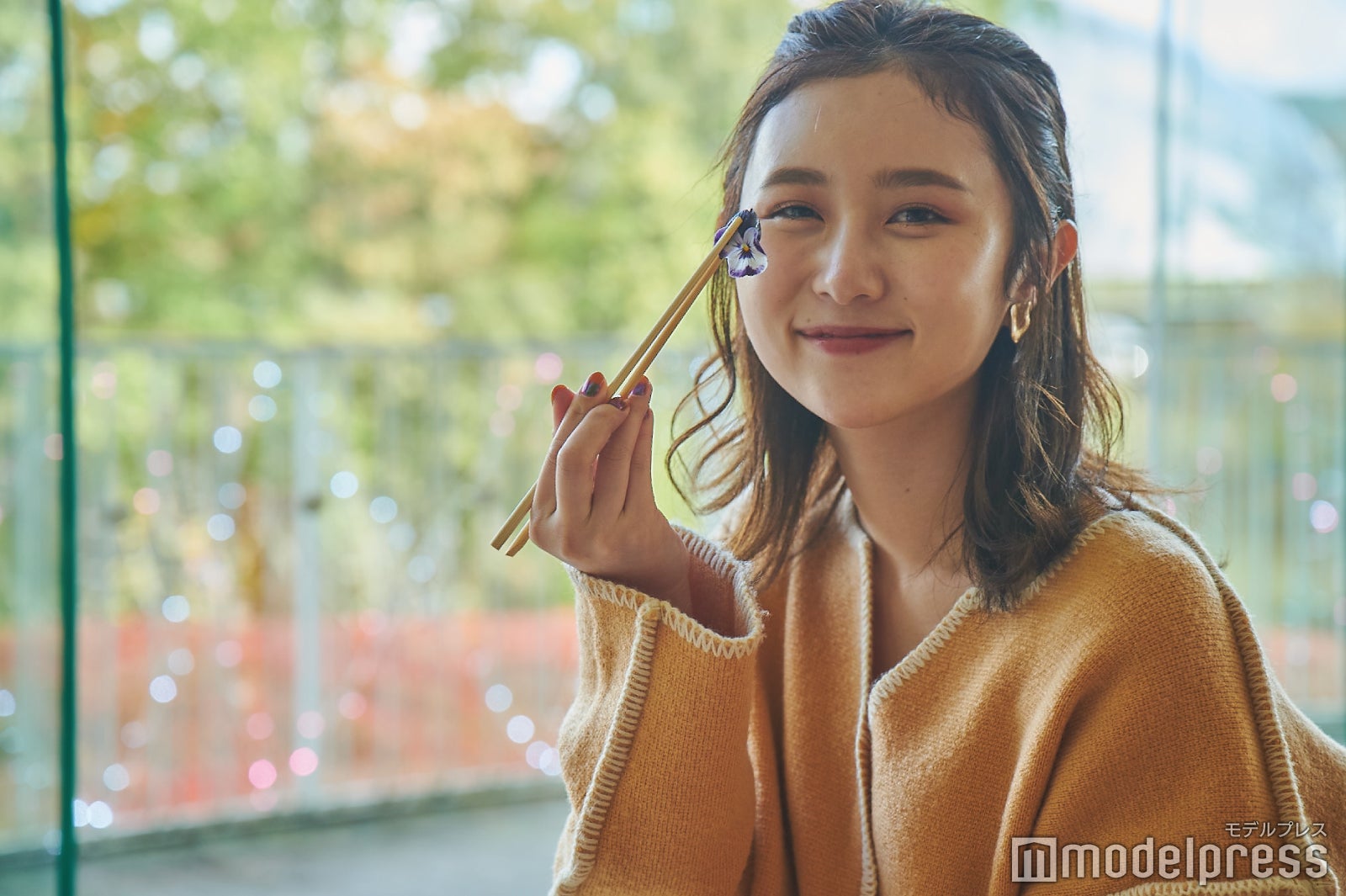 見た目も味も大満足！美味しいちらし寿司にご満悦（C）モデルプレス