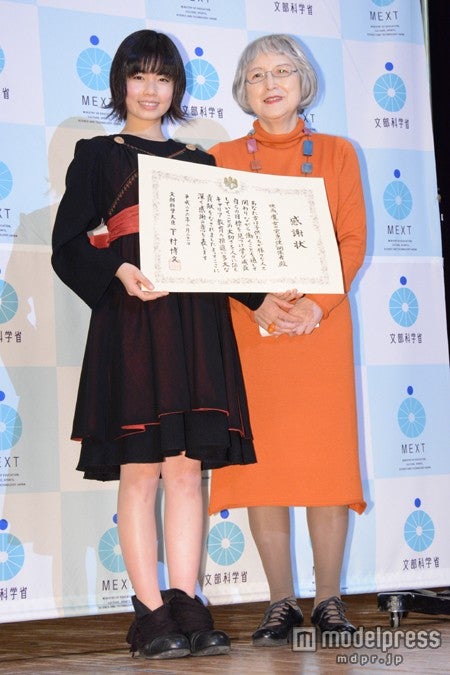 小芝風花、角野栄子氏