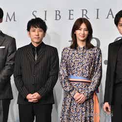 （左から）松坂桃李、二宮和也、北川景子、中島健人（C）モデルプレス