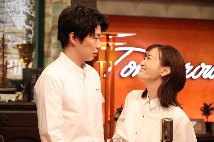 (左から)田中圭、松本まりか (C)フジテレビ