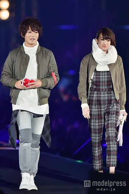 南明奈＆大倉士門、ペアコーデで2ショットランウェイ　黄色い声響く＜TGC北九州2015＞