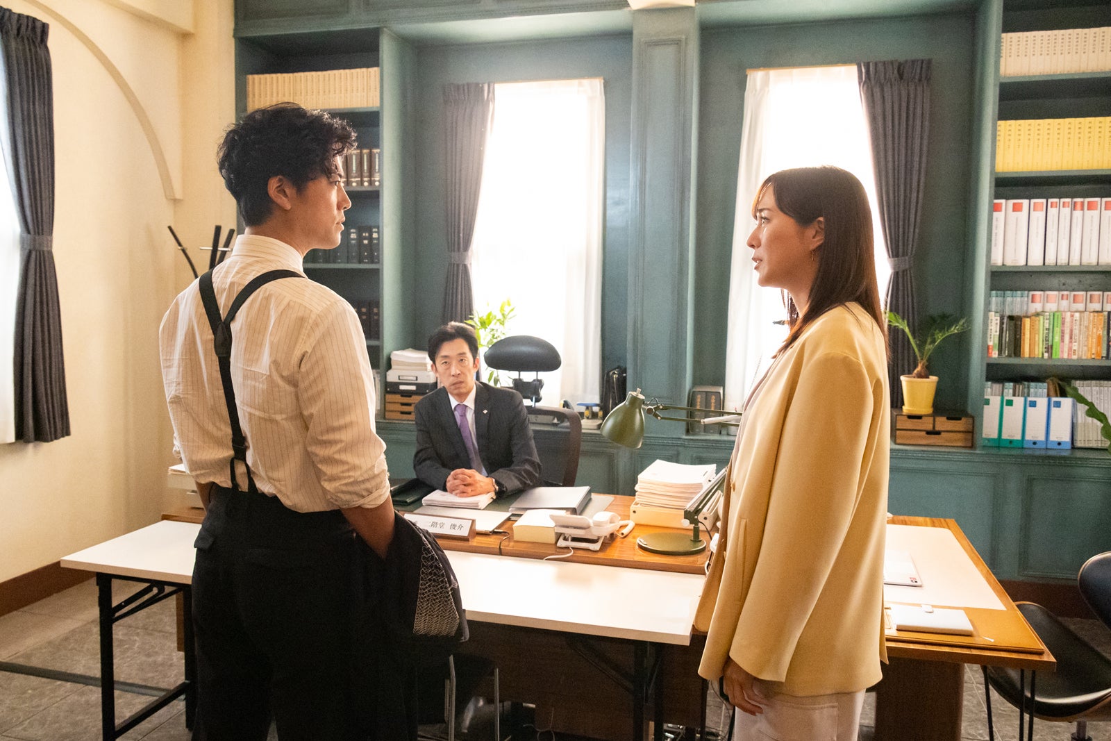 桐谷健太、北村有起哉、比嘉愛未「ケイジとケンジ、時々ハンジ。」第8話より（C）テレビ朝日